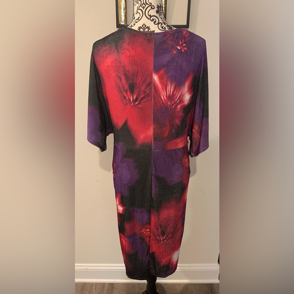 Bold Elements Front Twist Floral Dress - Picture 4 of 7